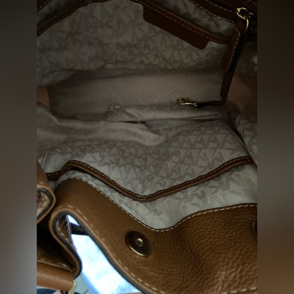 Mickael Kors Drawstring Monogram Leather Tote Bag and Wallet Brown Cream - Picture 4 of 10